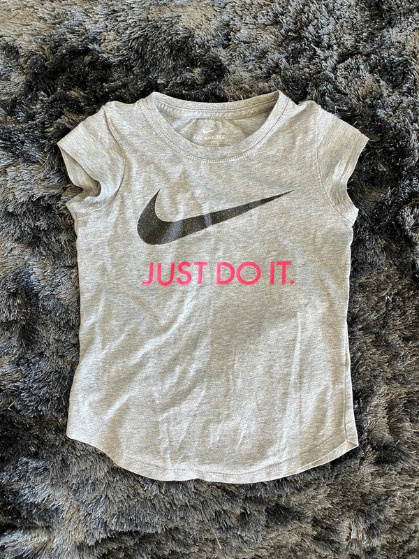 T-shirt nike gris